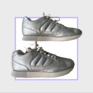 Zara sneaker retro style silver